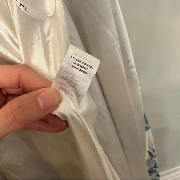 NWT Lulus Elegantly Inclined Cream & Blue Floral Print Wrap Maxi Dress Sz Medium - Picture 14 of 16